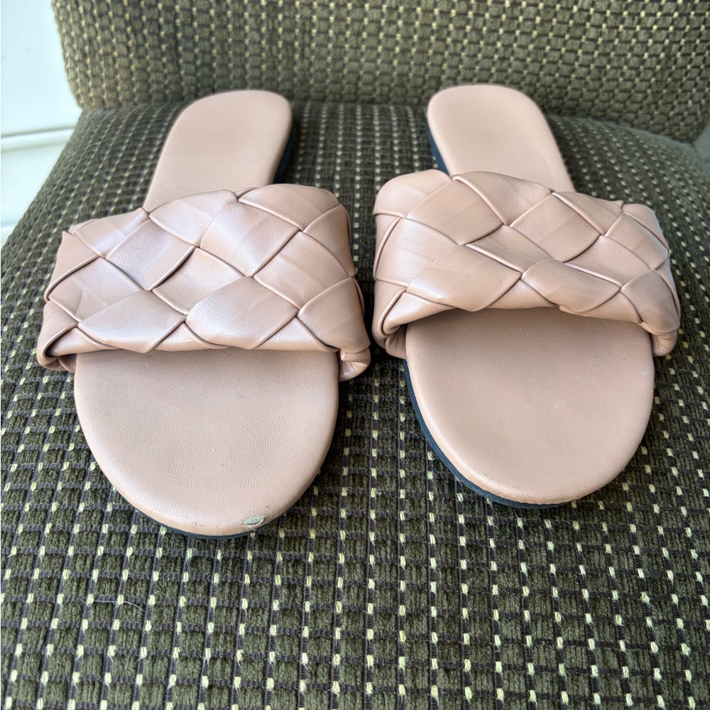 Elegant Woven Slide Sandals - Tan